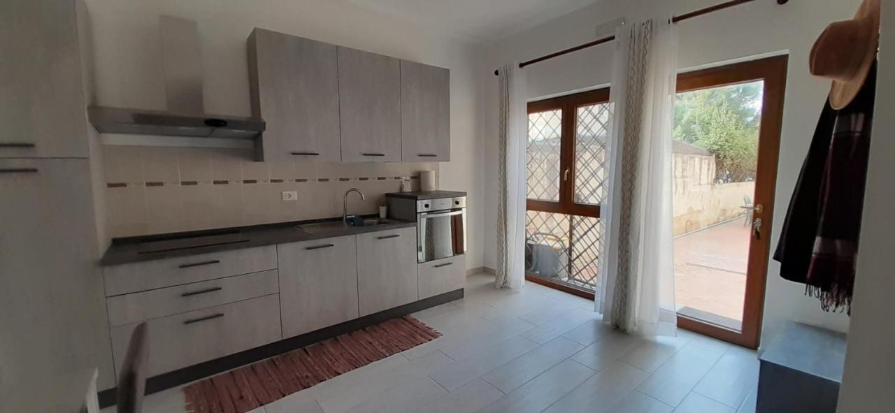 Comfy&Cozy Flat In Fiumicino Center Lägenhet Exteriör bild